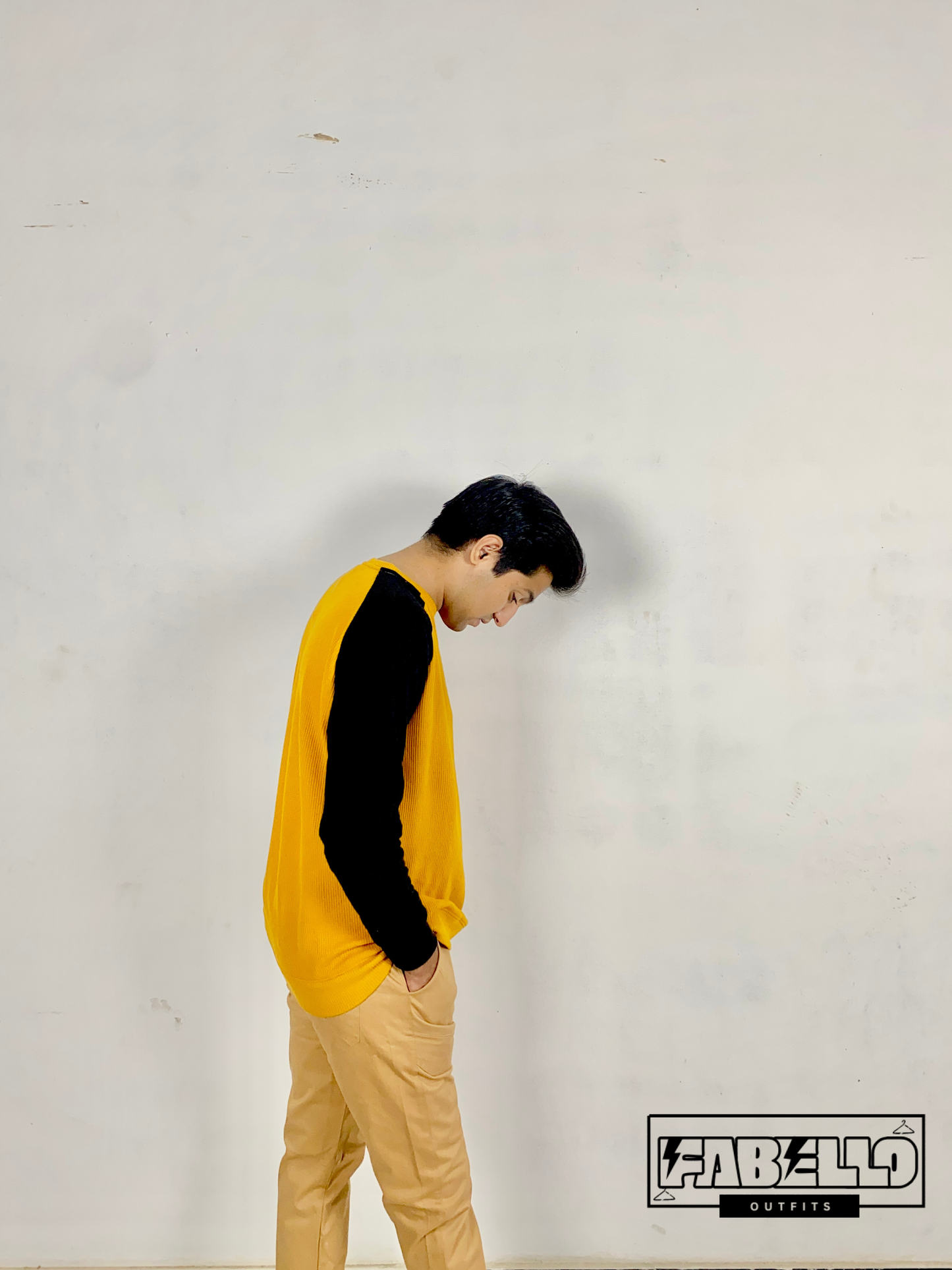 Lacoste Sweatshirt Mustard Black - Winter Wear C108